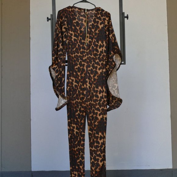 Cheetah Print Zipper Back Jump Suit Drama Sleeves - Picture 10 of 13